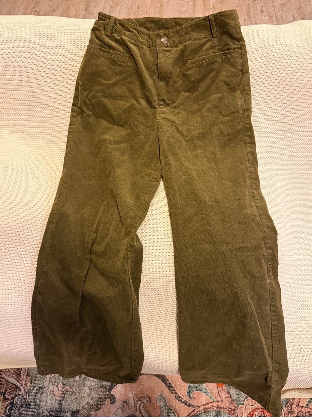 I’mCece olive green wide-leg corduroy pants in a S #corduroy #olive #grunge #y2k